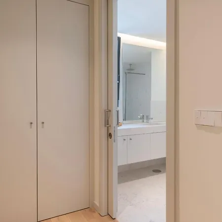 Upscale 1bdr With Pool & Parking By Lovelystay *