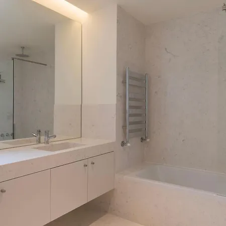 شقة Upscale 1bdr With Pool & Parking By Lovelystay Lisboa