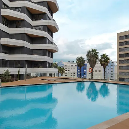 شقة Upscale 1bdr With Pool & Parking By Lovelystay *