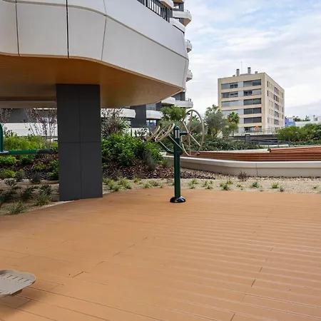 Upscale 1bdr With Pool & Parking By Lovelystay Lisboa