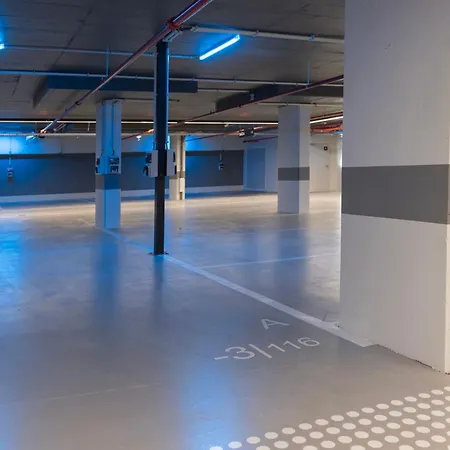 Upscale 1bdr With Pool & Parking By Lovelystay *