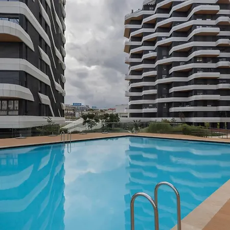 Upscale 1bdr With Pool & Parking By Lovelystay * Lisboa