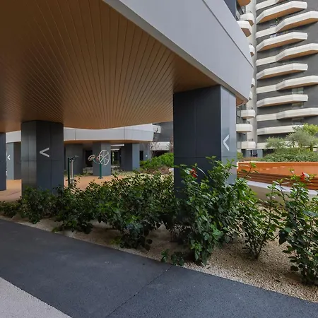 Upscale 1bdr With Pool & Parking By Lovelystay Διαμέρισμα *