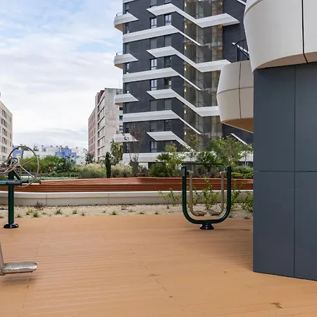 Upscale 1bdr With Pool & Parking By Lovelystay Διαμέρισμα *