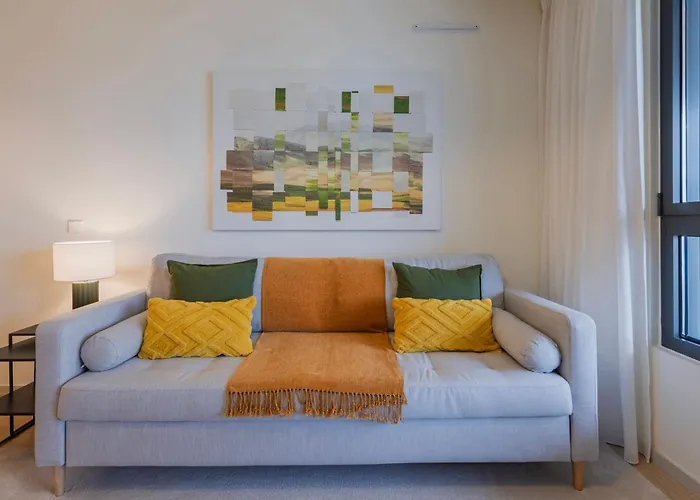 شقة Upscale 1bdr With Pool & Parking By Lovelystay Lisboa