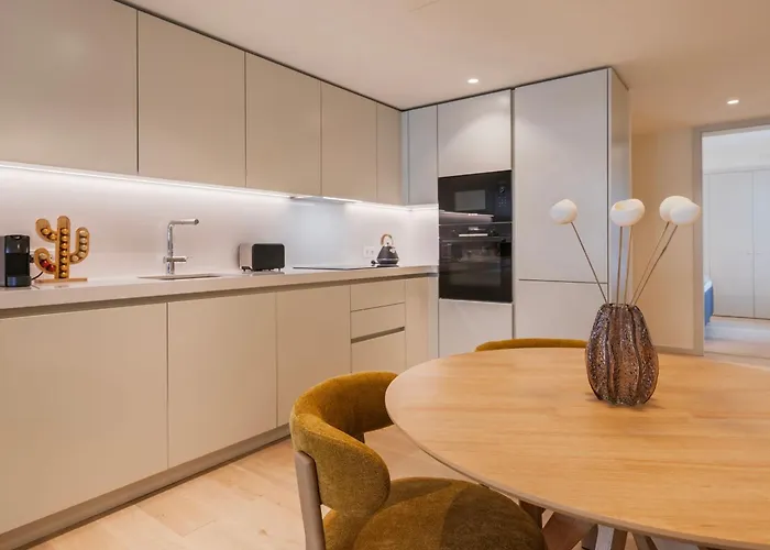Appartamento Upscale 1bdr With Pool & Parking By Lovelystay