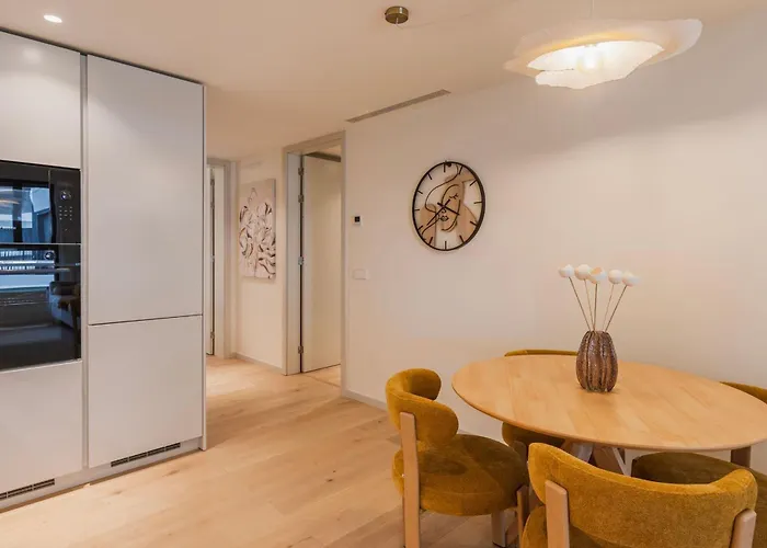 Upscale 1bdr With Pool & Parking By Lovelystay Lisbona