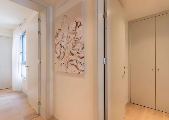 Appartamento Upscale 1bdr With Pool & Parking By Lovelystay