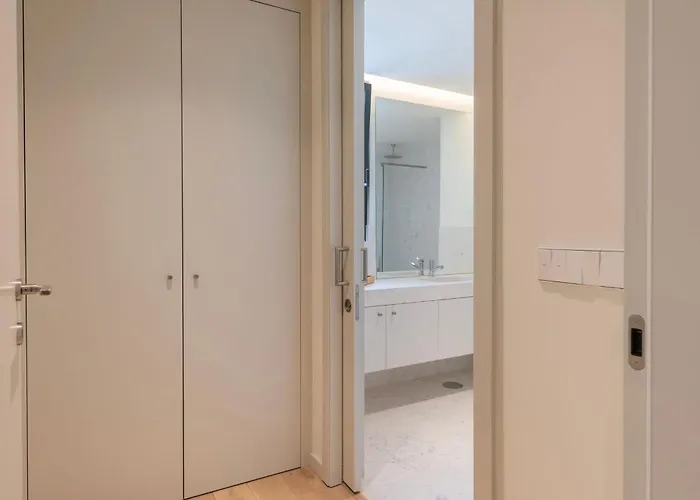 Upscale 1bdr With Pool & Parking By Lovelystay *