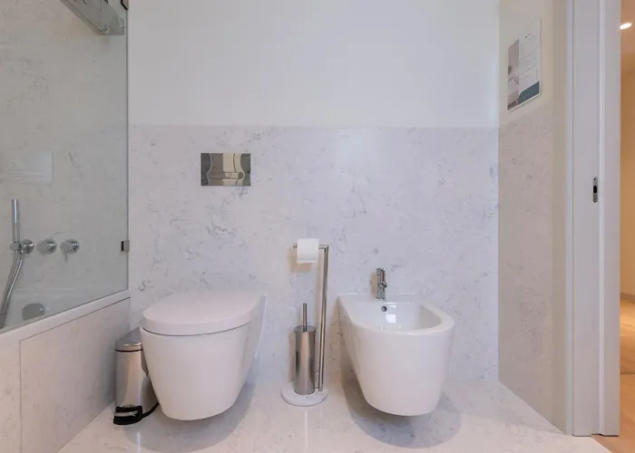 Upscale 1bdr With Pool & Parking By Lovelystay