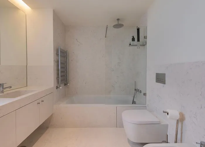 Upscale 1bdr With Pool & Parking By Lovelystay *