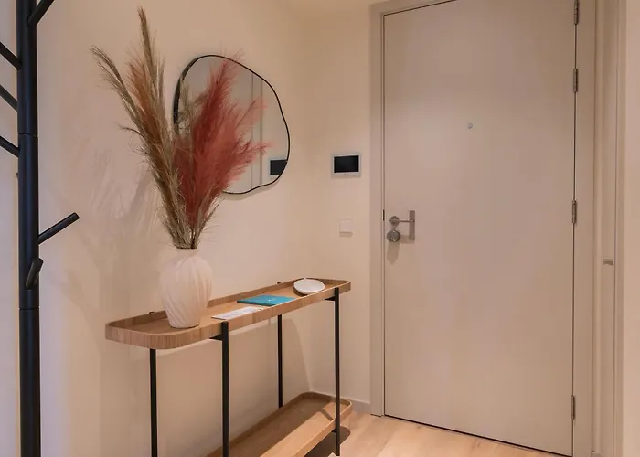 Upscale 1bdr With Pool & Parking By Lovelystay شقة *