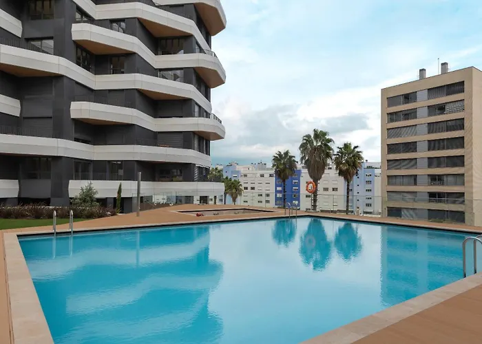 Appartamento Upscale 1bdr With Pool & Parking By Lovelystay *