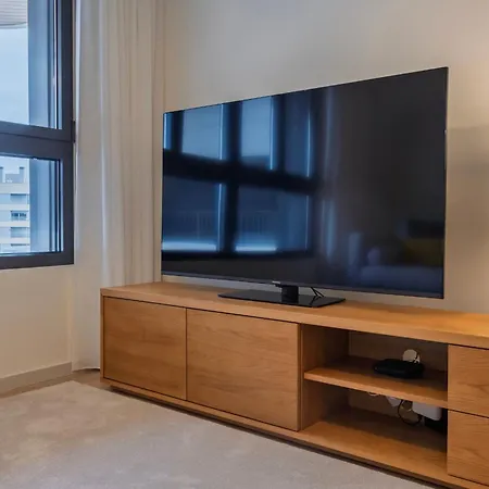 Upscale 1bdr With Pool & Parking By Lovelystay Apartament