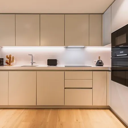 Upscale 1bdr With Pool & Parking By Lovelystay Lizbona